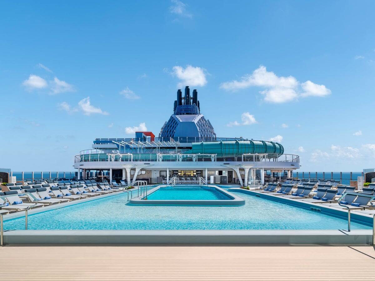 Your pool-deck afternoons on Norwegian Aqua